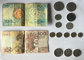 Se venden monedas y billetes