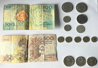 Se venden monedas y billetes