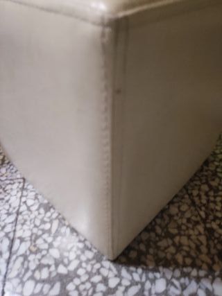 PUFF PEQUEÑO DE PIEL