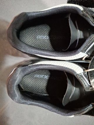 Zapatillas Spining Sillín y Guantes de regalo.