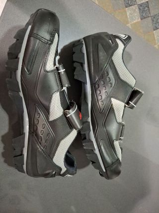 Zapatillas Spining Sillín y Guantes de regalo.