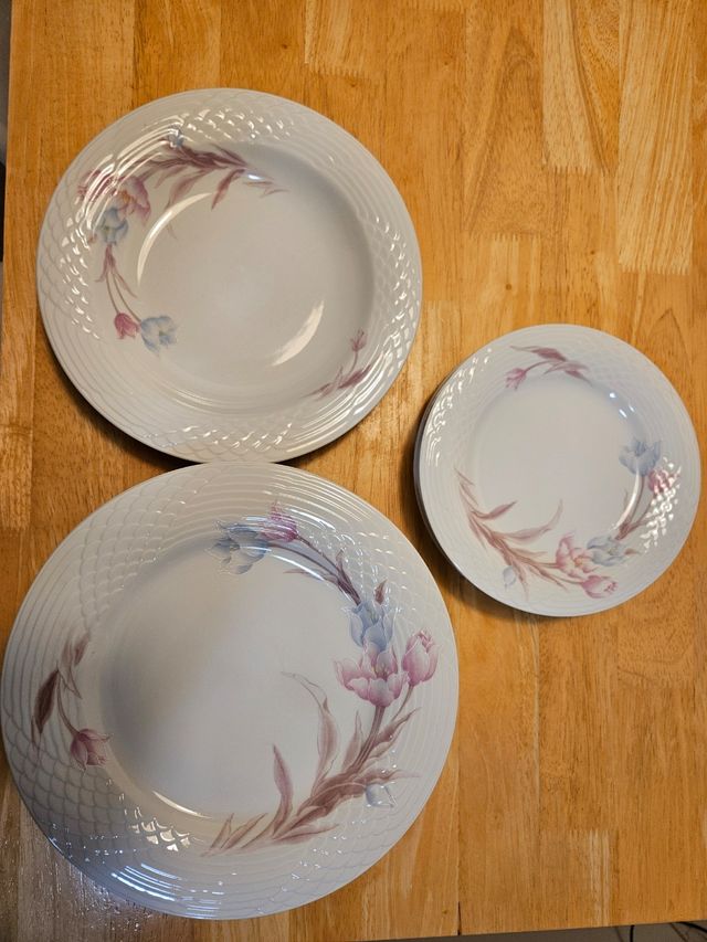 Vajilla China Pearl Tiara 1985