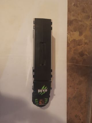 Camión con animales y dinosaurios.