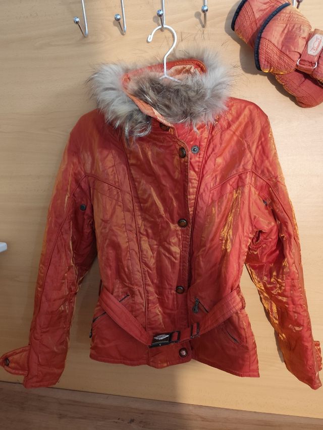 Chaqueta mujer con manoplas a conjunto 