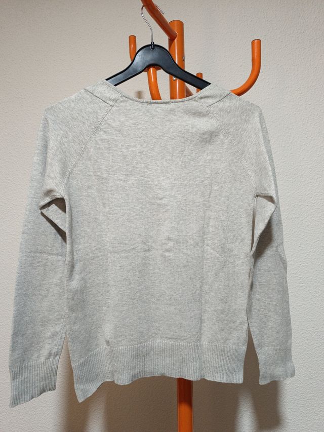 Jersey gris cuello pico de Mango