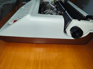 Macchina da scrivere OLIVETTI STUDIO 45 i