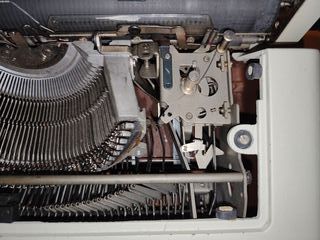 Macchina da scrivere OLIVETTI STUDIO 45 i
