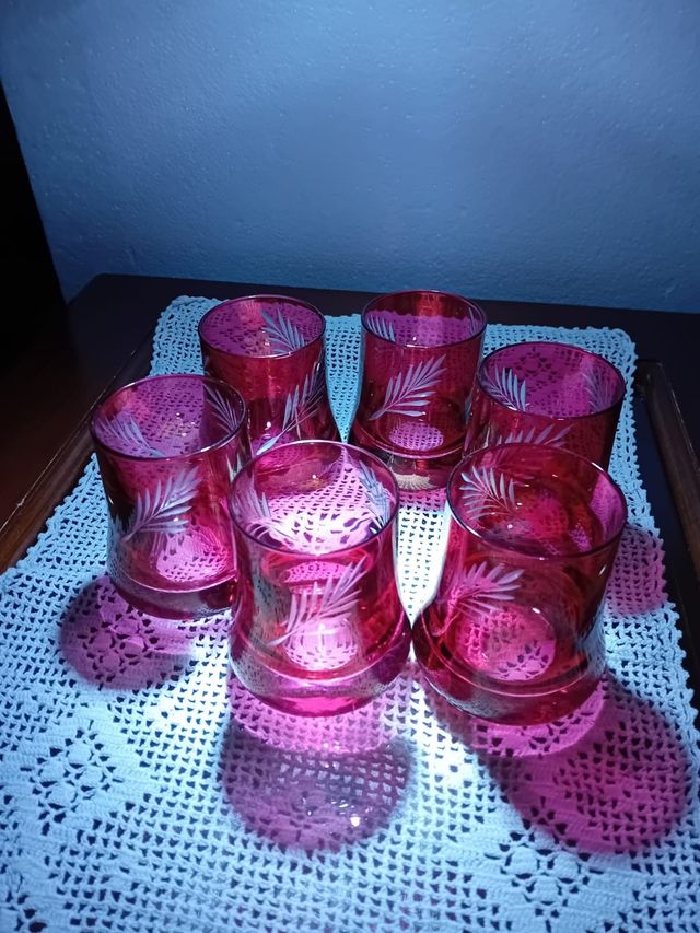 Sei bicchieri vintage rosa lampone