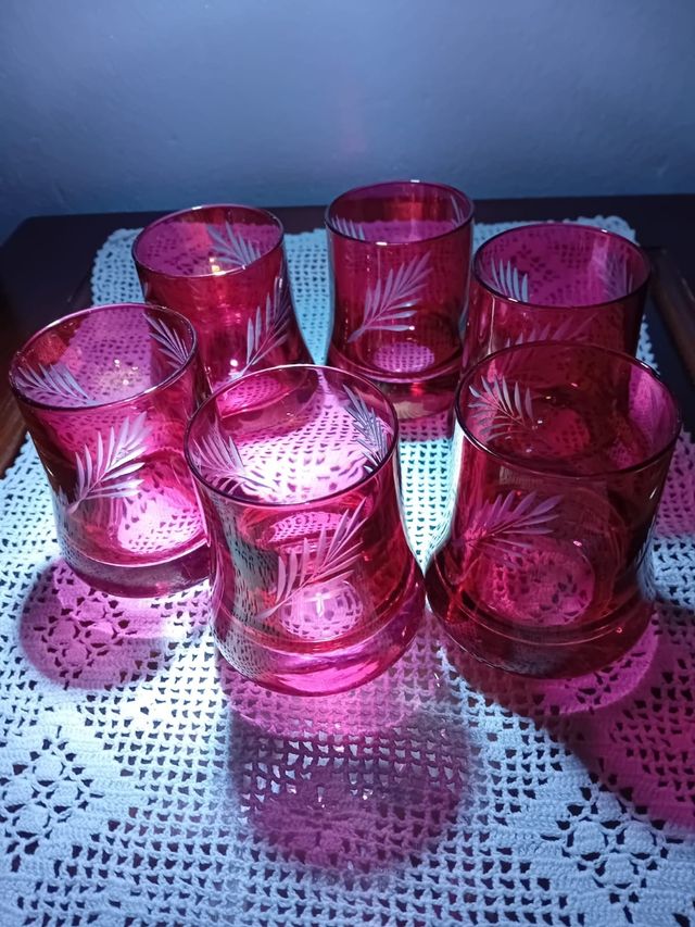 Sei bicchieri vintage rosa lampone