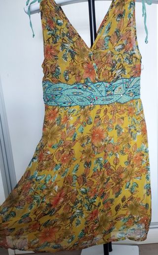 Vestido bordado, 40