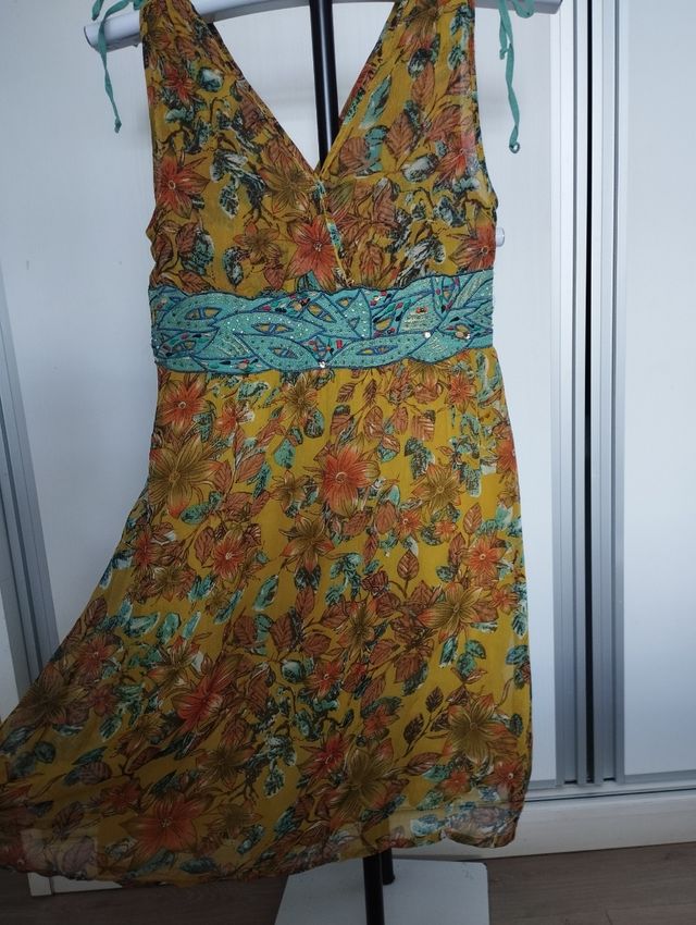 Vestido bordado, 40