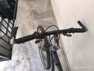 Bici antigua para reparar