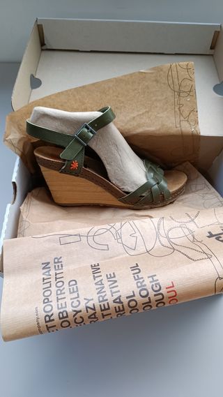 Sandalias ART sin estrenar, caqui, 38