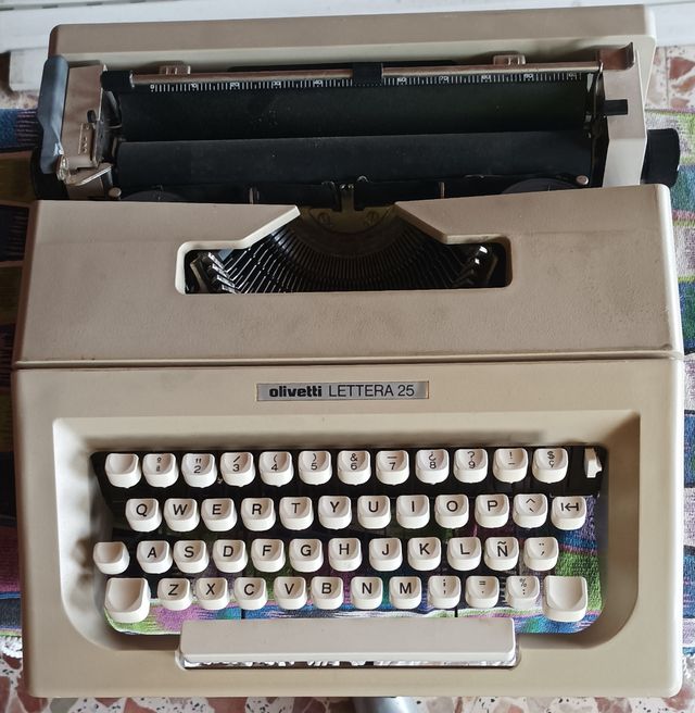 Maquina de escribir Olivetti