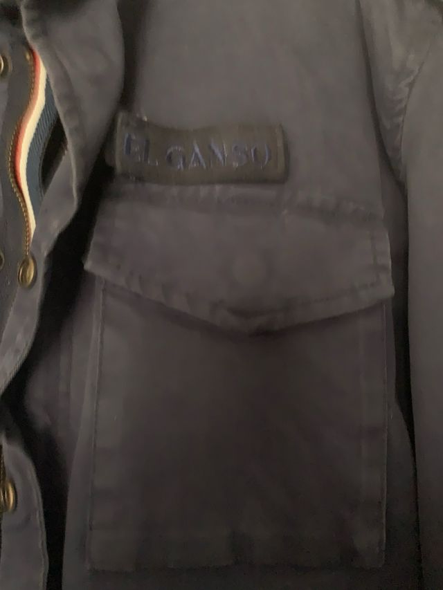 Tres cuartos entre tiempo