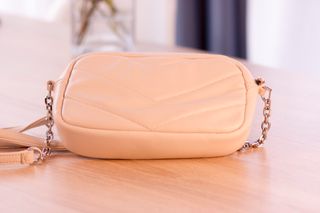 Mini bolsa para smartphone en color beige