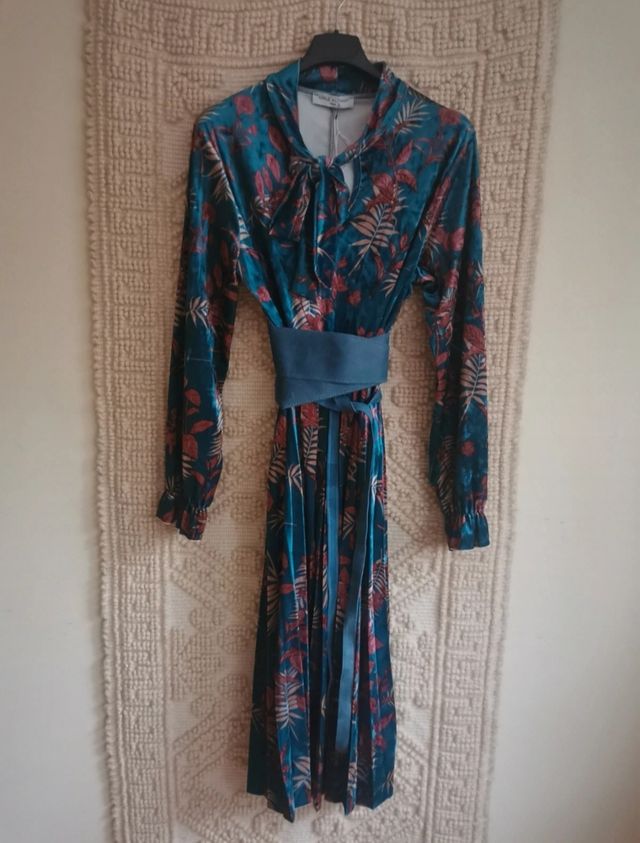 Abito fantasia in vellutino con cintura