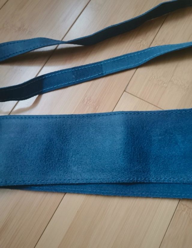 Abito fantasia in vellutino con cintura