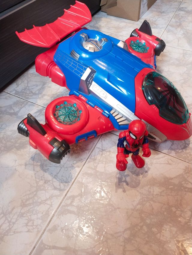 Avion Spiderman