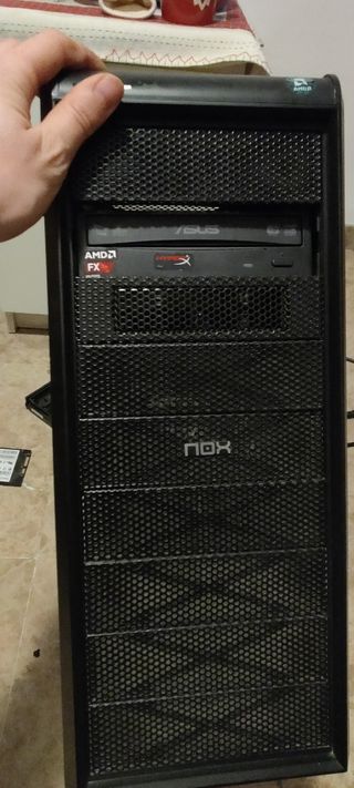 Pc gamer sin fuente. 