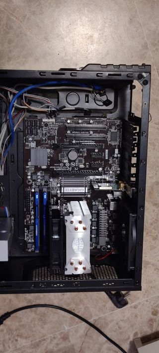 Pc gamer sin fuente. 