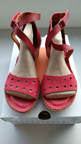 Sandalias Art sin estrenar, rojo, 39