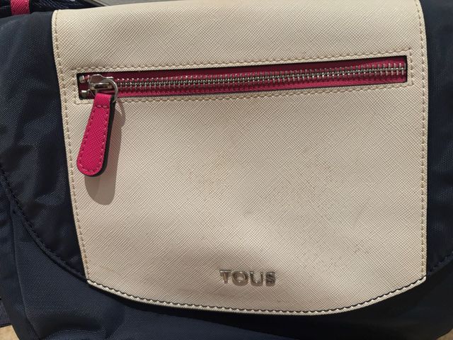 Saco tous azul com detalhes em rosa e branco