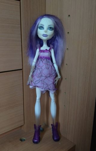 Monster High doll Spectra 
