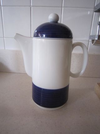 caffettiera / teiera vintage bianca blu 