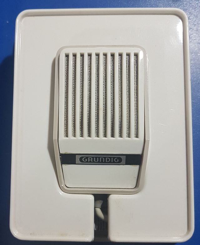 Micrófono marca Grundig