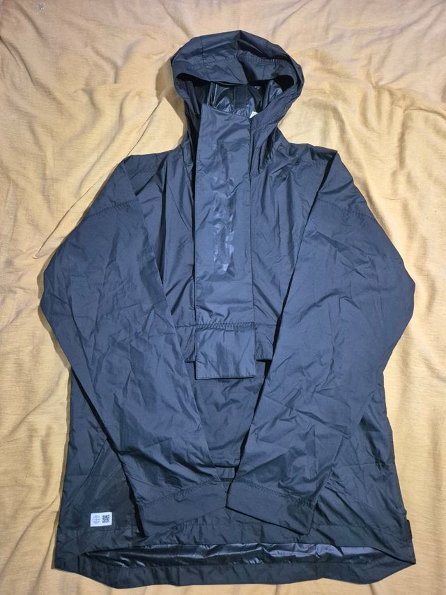 Cortaviento adidas TERREX talla M megro