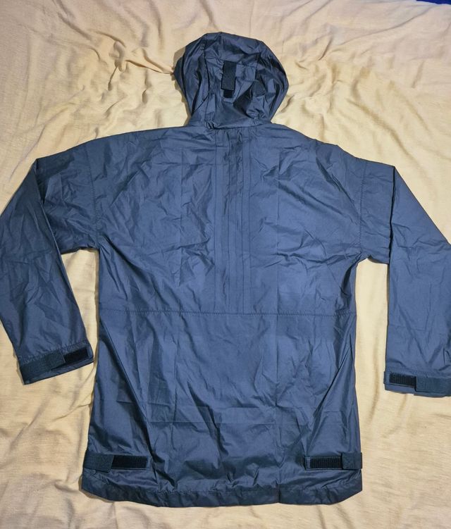 Cortaviento adidas TERREX talla M megro