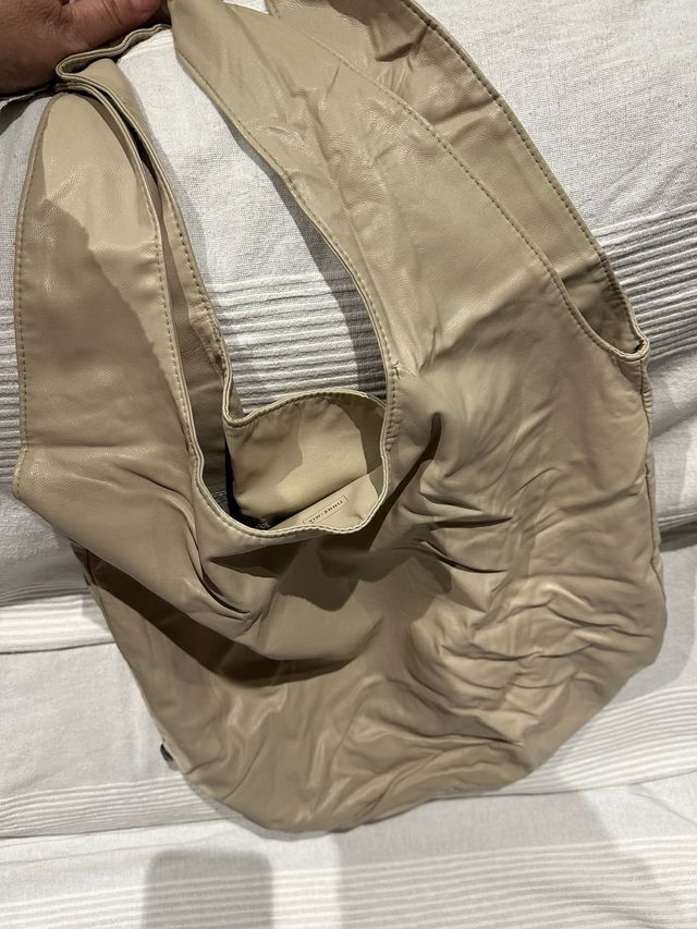 Bolsa de hombro con bolsa para plegarla