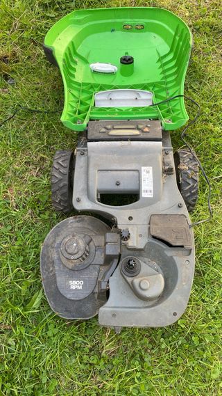 Robot cortacesped viking para piezas