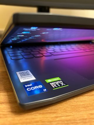 Lenovo IdeaPad Gaming 3 15IAH7