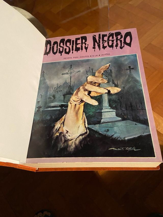 12 numeros Dosier Negro encuadernados