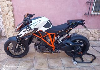 Ktm 1290 superduke r full extras