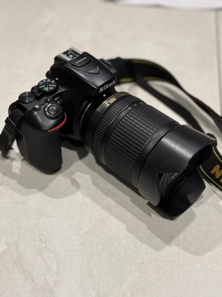 Nikon D 5600 con optica nikon/af nikkor 18140