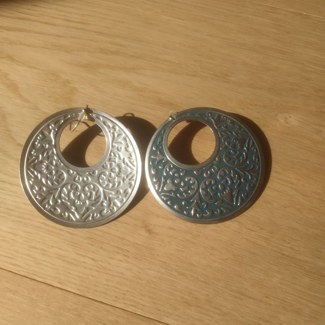 Orecchini rotondi colore argento blu