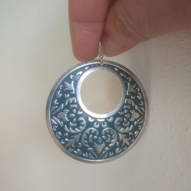 Orecchini rotondi colore argento blu