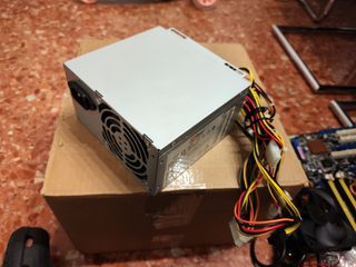 Caja de componentes electrónicos 