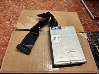 Caja de componentes electrónicos 