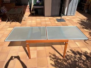 Mesa de comedor con sillas