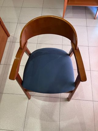 Mesa de comedor con sillas