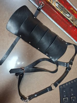 Disfraz Accesorio Medieval hombro brazalete Espada
