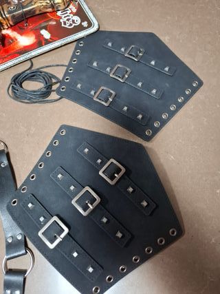 Disfraz Accesorio Medieval hombro brazalete Espada