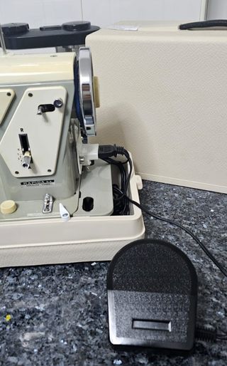 Maquina de coser y bordar Wertheim