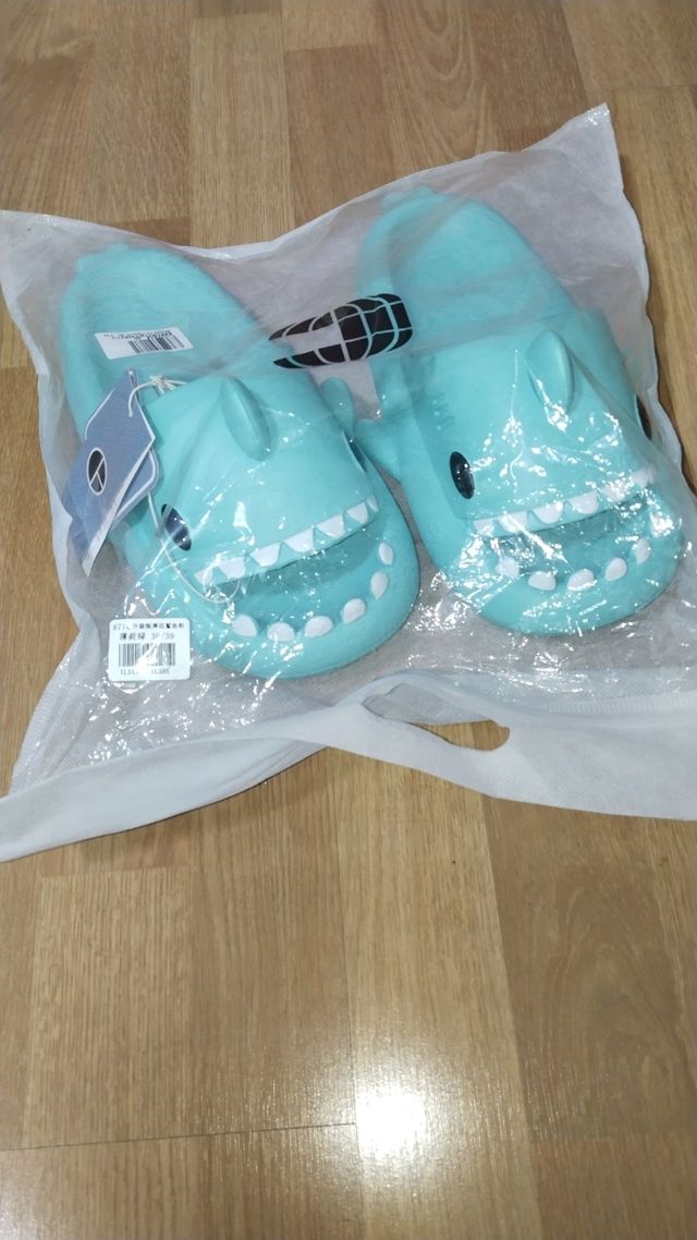 chanclas de tiburón