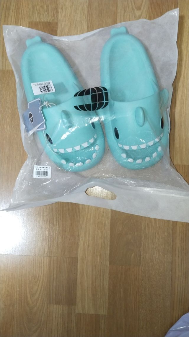 chanclas de tiburón