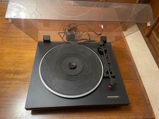 Plato tocadiscos Marantz TT42